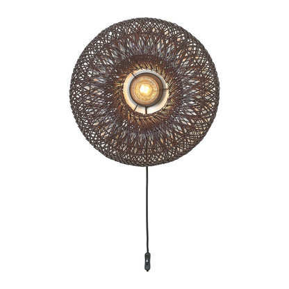 Bordeauxrode rotan wandlamp met vlechtkap GOOD&MOJO Arizona