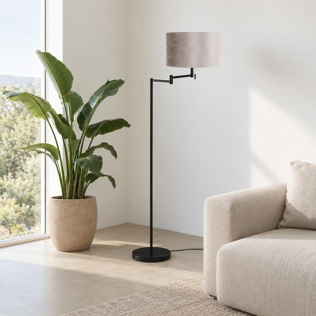 Lampada da terra nera Mexlite Bella con paralume grigio – foto d'ambiente