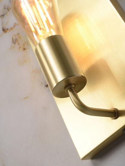 rechthoekige-minimalistische-wandlamp-goud-its-about-romi-madrid-variant-image2