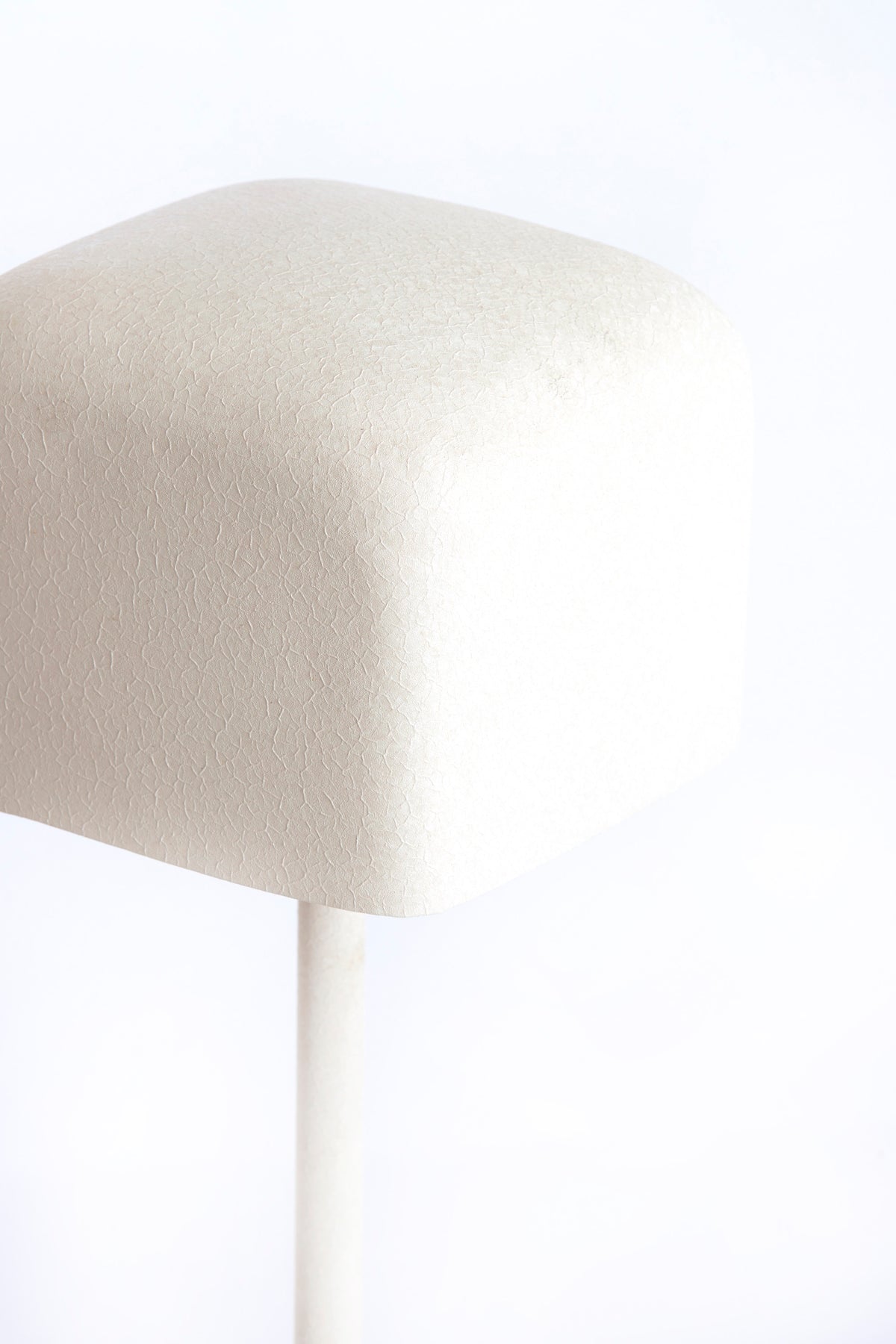 Grande lampada da tavolo metallica rosa chiaro Light & Living Elenie – immagine 5