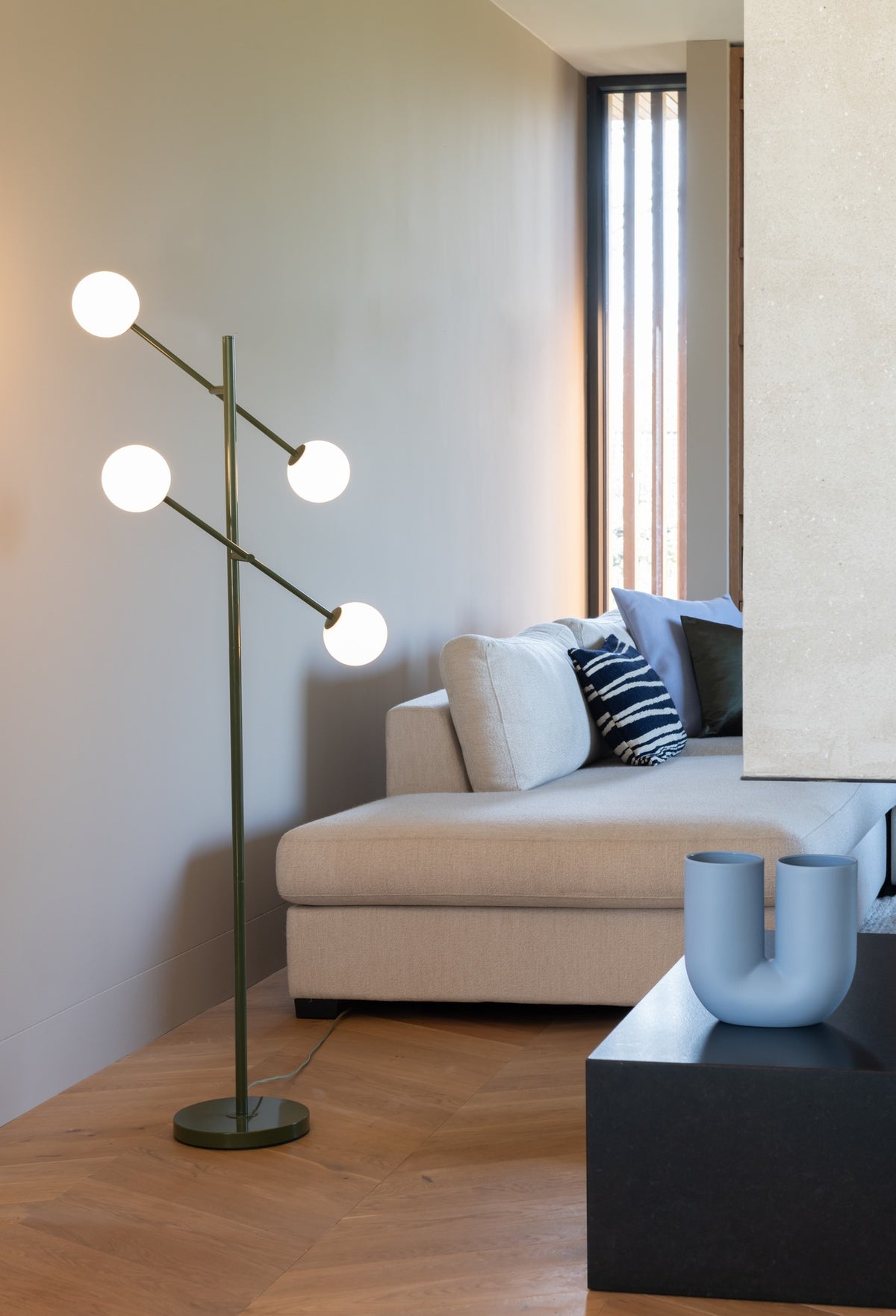 Subtílna zelená sklená stojaca lampa 4 svetlá It's About RoMi Kodaň – obrázok 1
