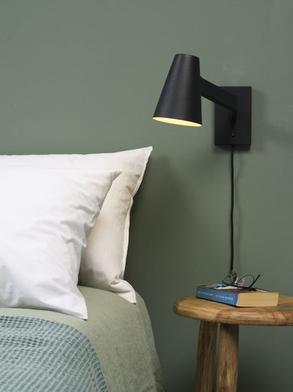 draaibare-conische-wandlamp-zwart-its-about-romi-biarritz-variant-image1