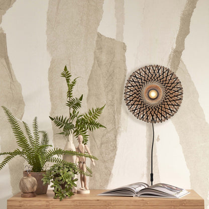 bohemian-bamboe-wandlamp-naturel-zwart-xs-good-mojo-kalimantan-ai-sfeer_image