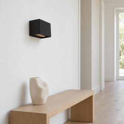 strakke-wandlamp-steinhauer-muro-ai-sfeer_image