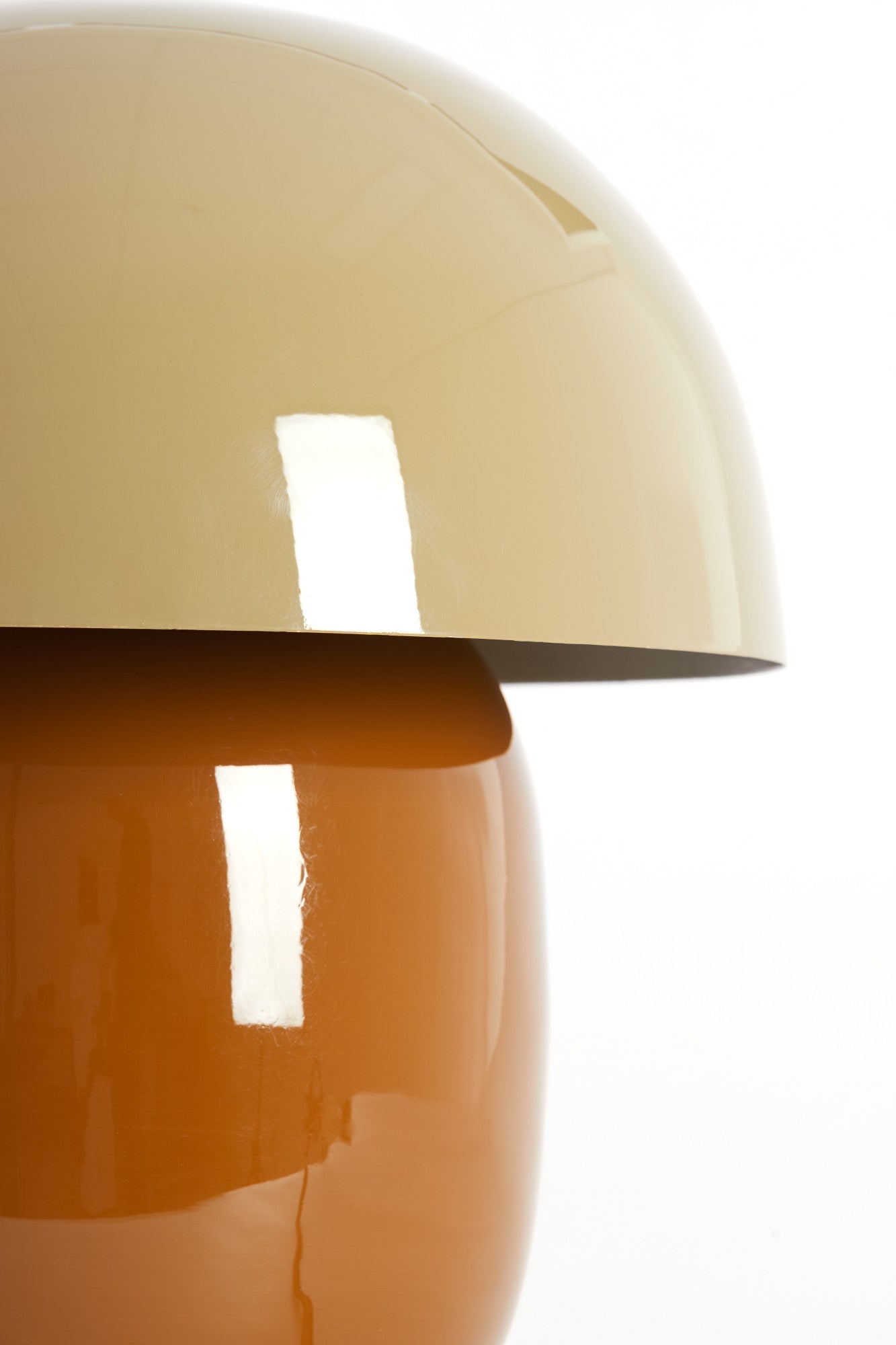 retro-tafellamp-in-zand-en-bruin-met-warme-gloed-light-living-mimosa-variant-image2