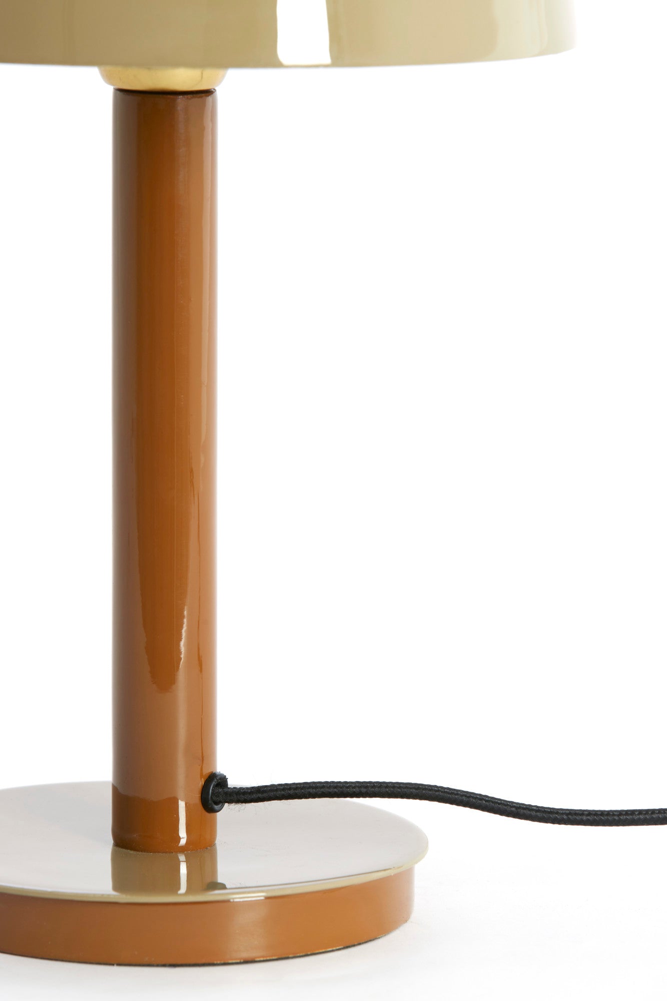 retro-tafellamp-zand-en-bruin-met-glanzende-kap-light-living-marivet-variant-image5