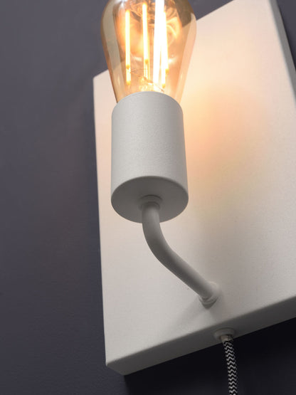 witte-minimalistische-wandlamp-rechthoekig-its-about-romi-madrid-variant-image2