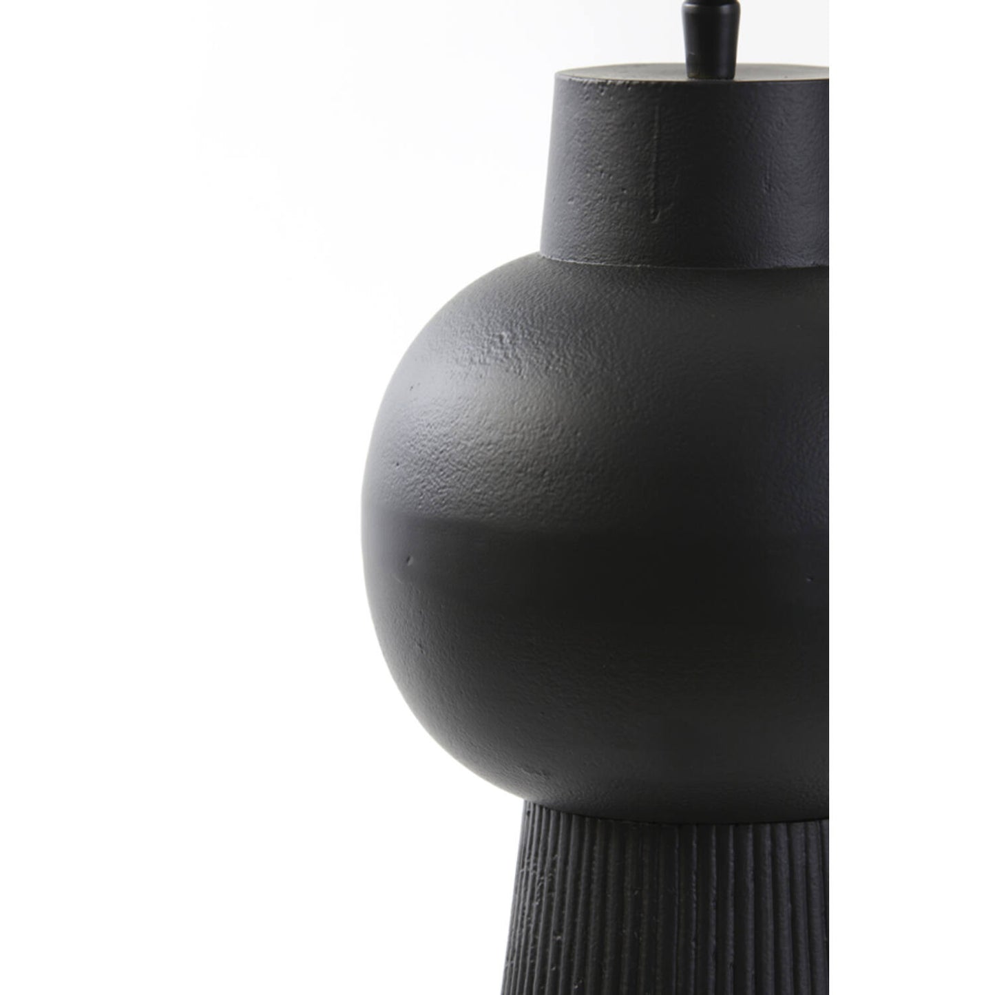 moderne-zwarte-tafellamp-met-bol-light-living-shaka-variant-image1
