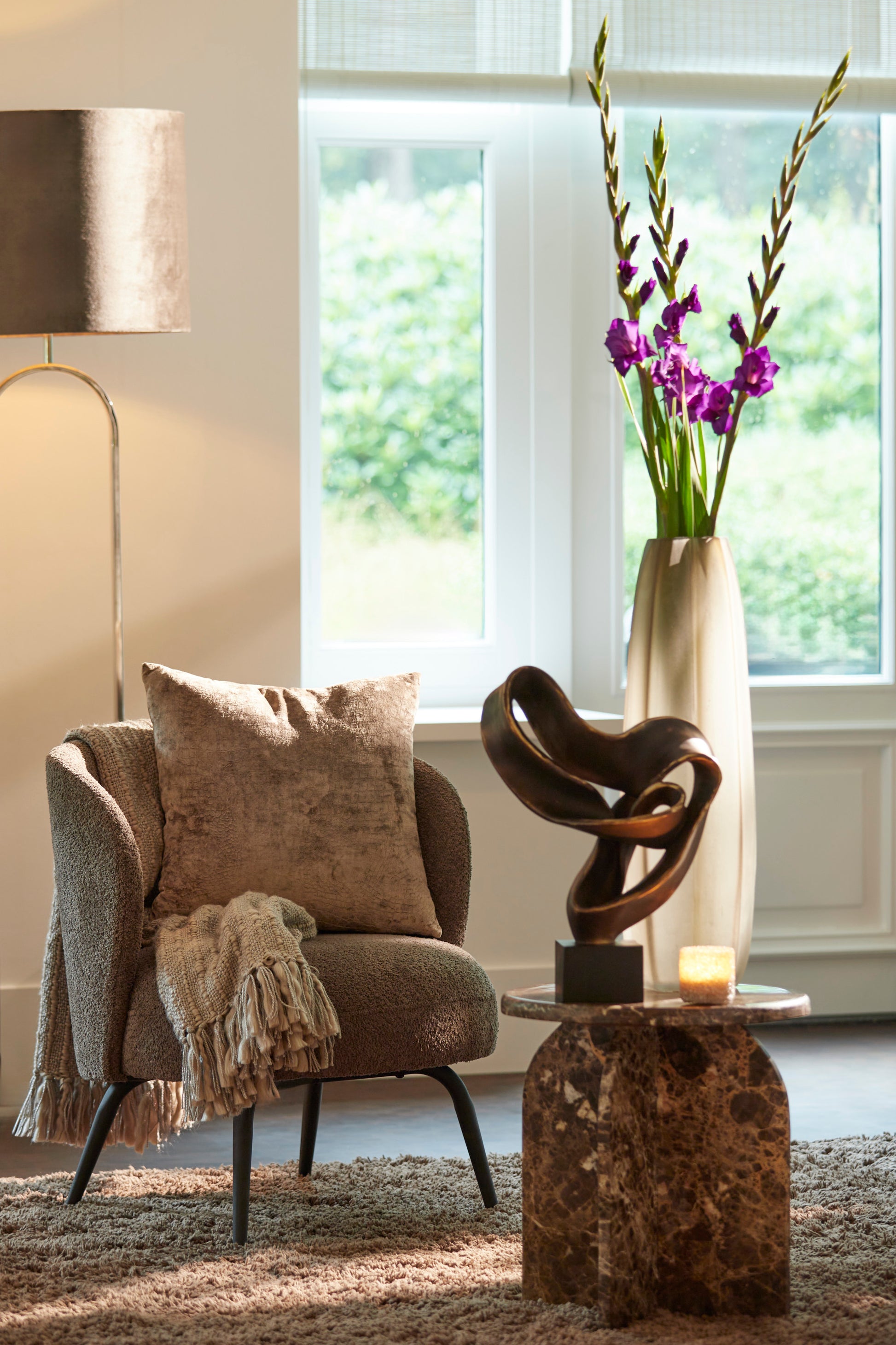 stijlvolle-bruine-textiel-stoel-light-living-dieyda-variant-image1