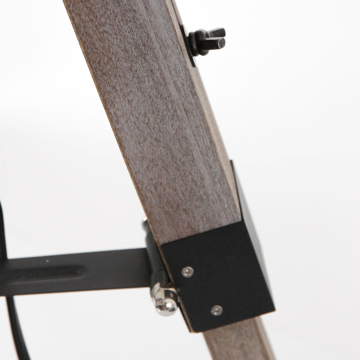 vloerlamp-driepoot-naturel-hout-zwart-metaal-mexlite-triek-variant-image11