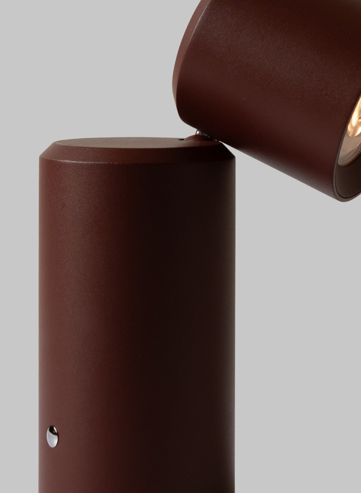 Bordeauxrode aluminium tafellamp met richtbare kop It's About RoMi Milan – afbeelding 11