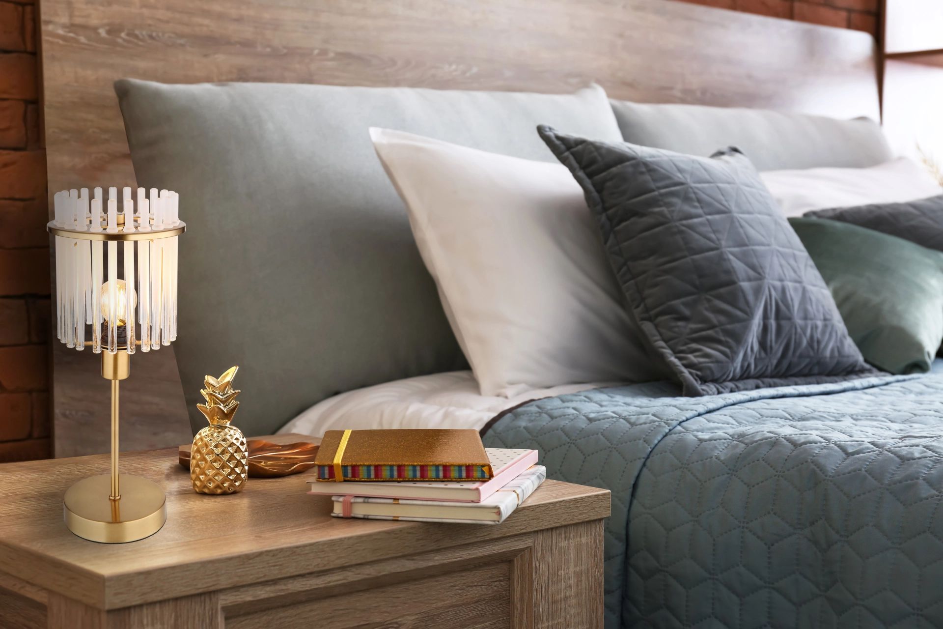 moderne-tafellamp-met-opaal-glas-en-goud-gorley-variant-image4