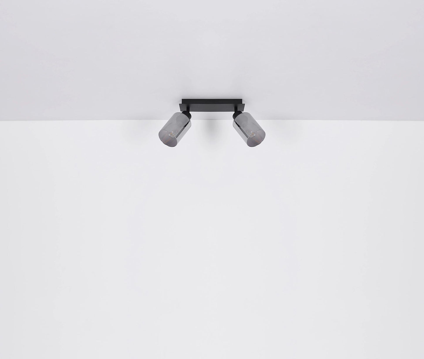 stijlvolle-zwarte-spotlight-met-rookglas-kap-hadera-variant-image7