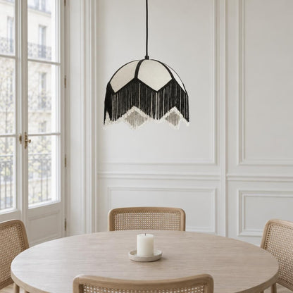 Lampada a sospensione bianca con frange Light & Living Sulina – foto d'ambiente