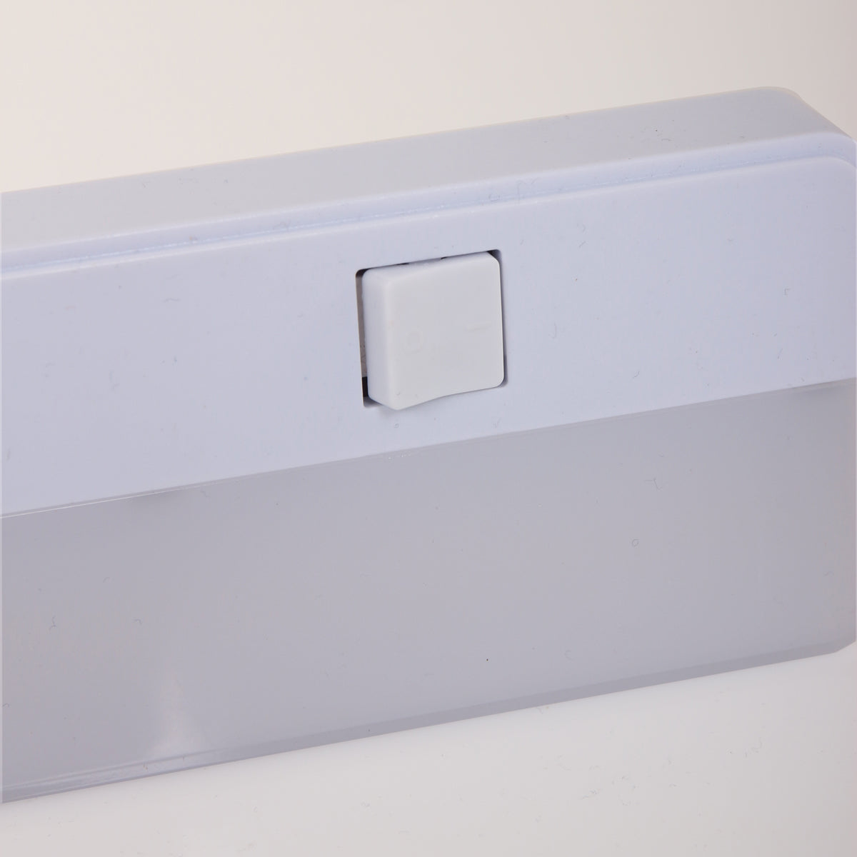 moderne-witte-metalen-kunststof-wandlamp-mexlite-ceiling-and-wall-variant-image10