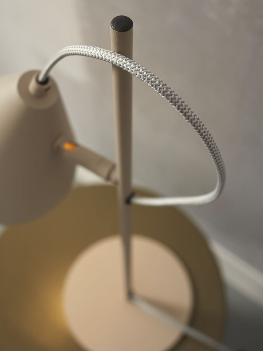 retro-tafellamp-grijs-metaal-its-about-romi-lisbon-variant-image5