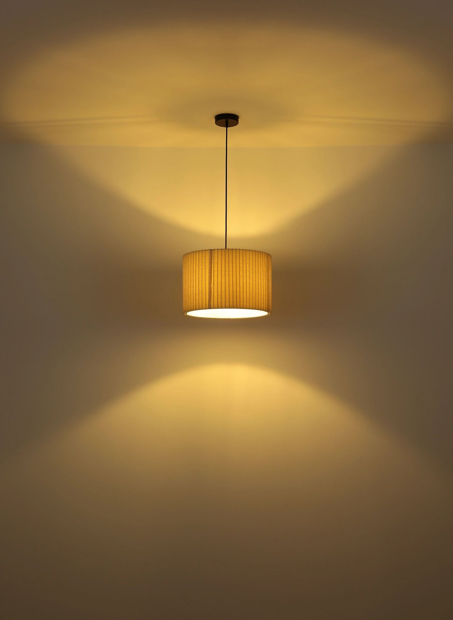 moderne-klassieke-hanglamp-met-textiele-kap-page-variant-image3