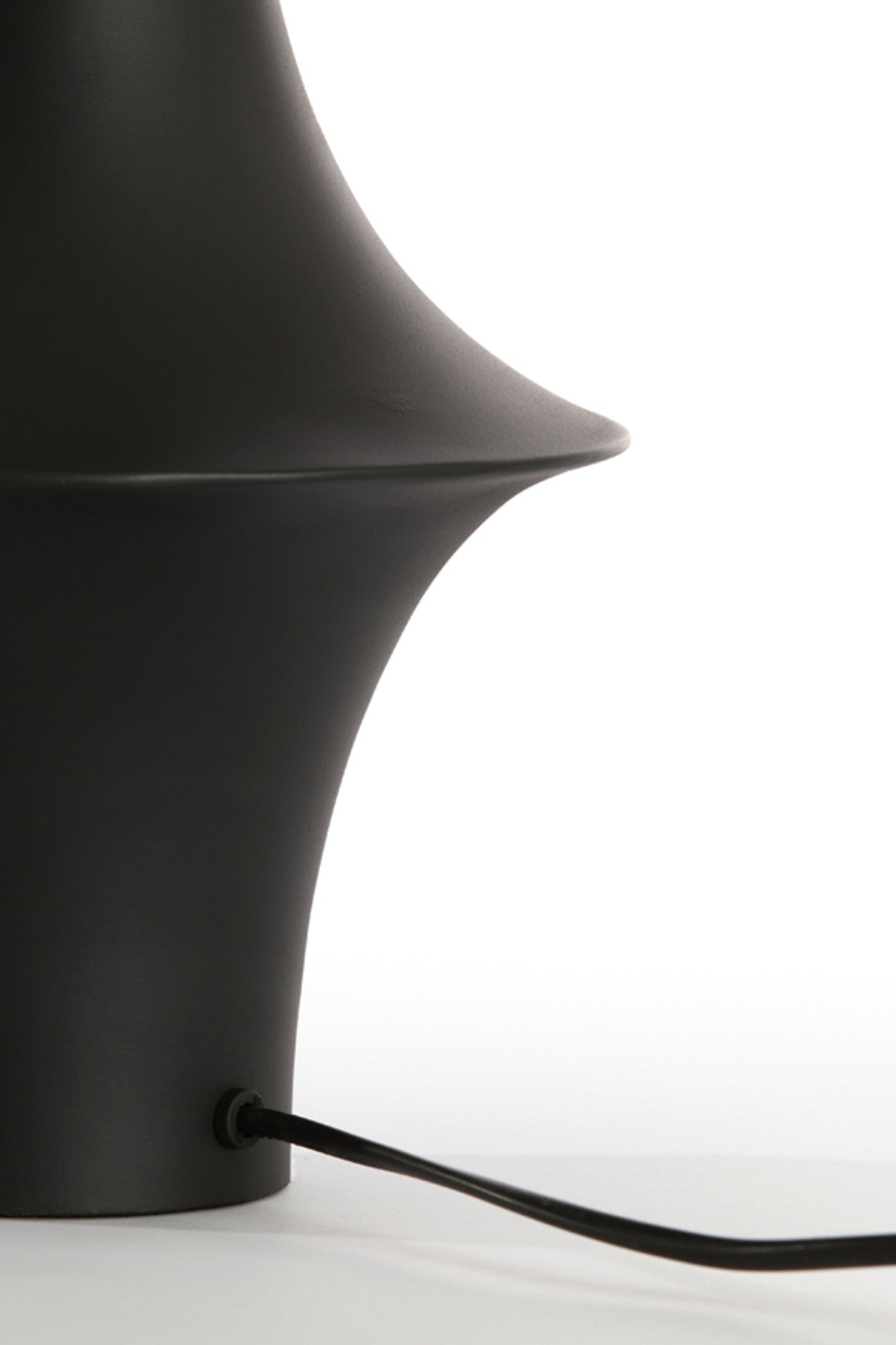 neutrale-tafellamp-light-living-jeff-in-rustige-tint-variant-image6