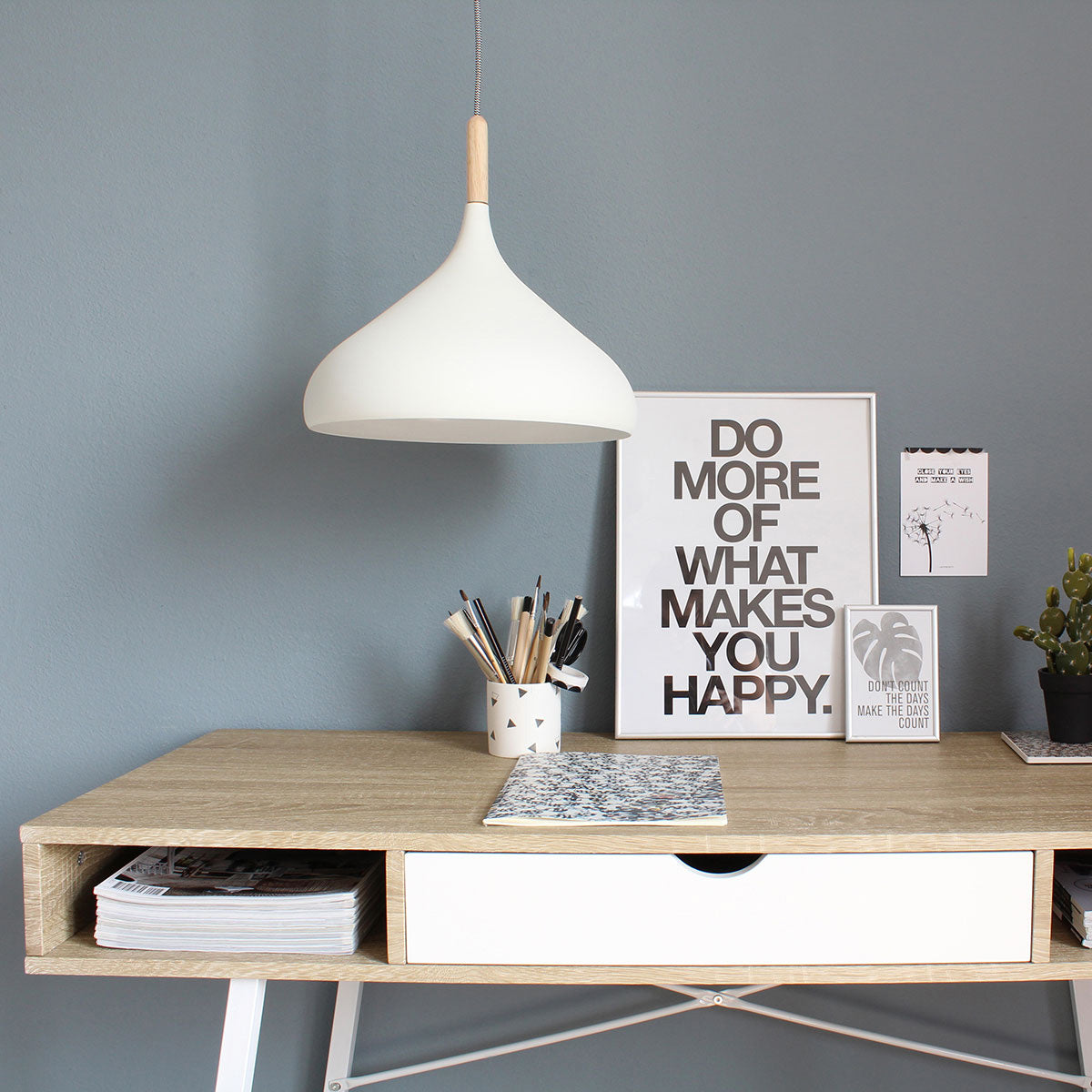 Mexlite Bjorr Scandinavische hanglamp wit met hout – sfeerbeeld