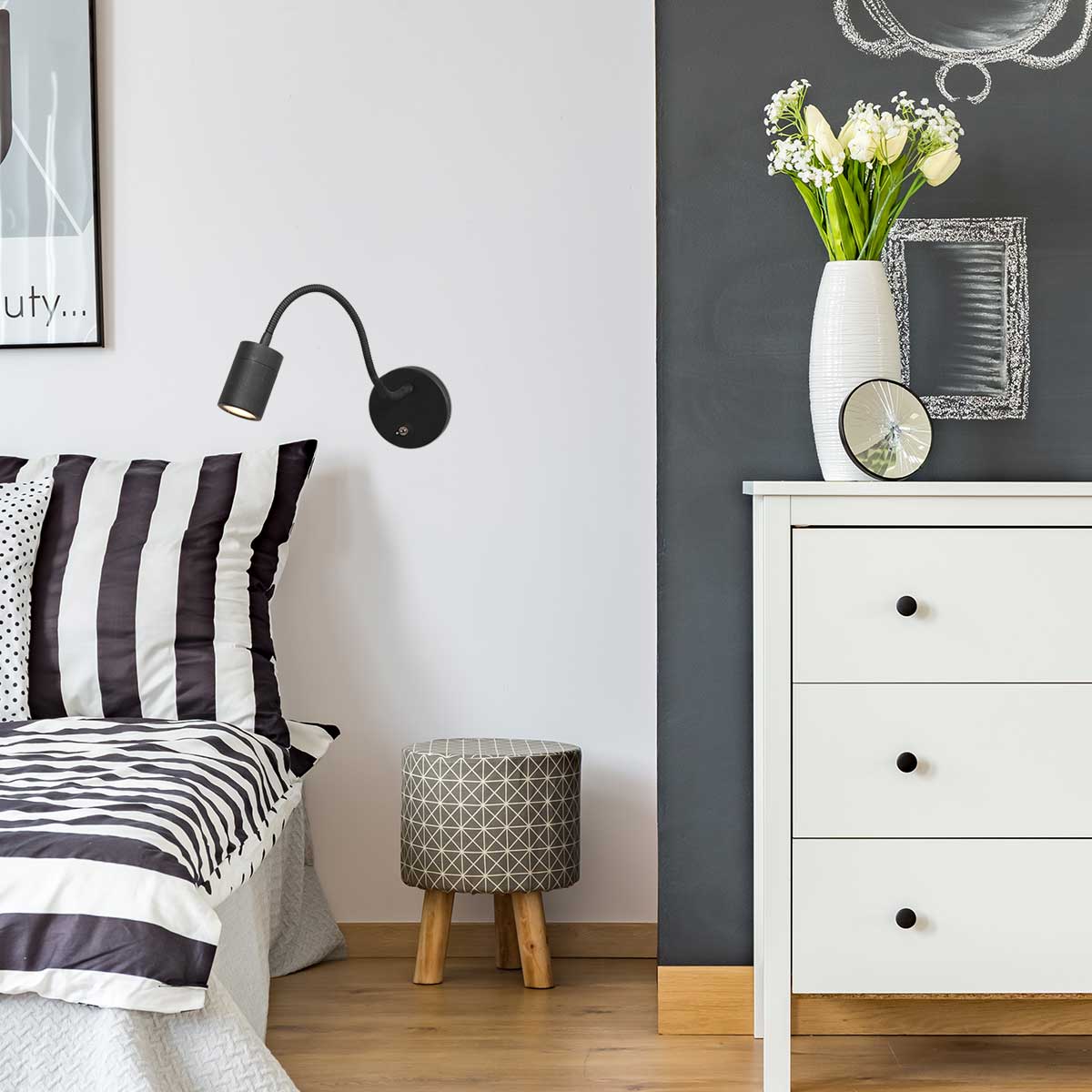 compacte-ronde-wendbare-wandlamp-zwart-mexlite-upround-variant-image2