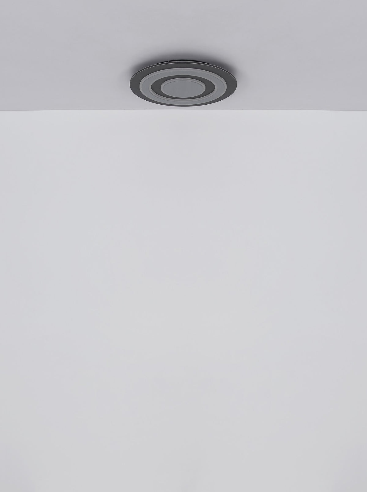 Keskmise suurusega must metallne LED laelamp – pilt 5
