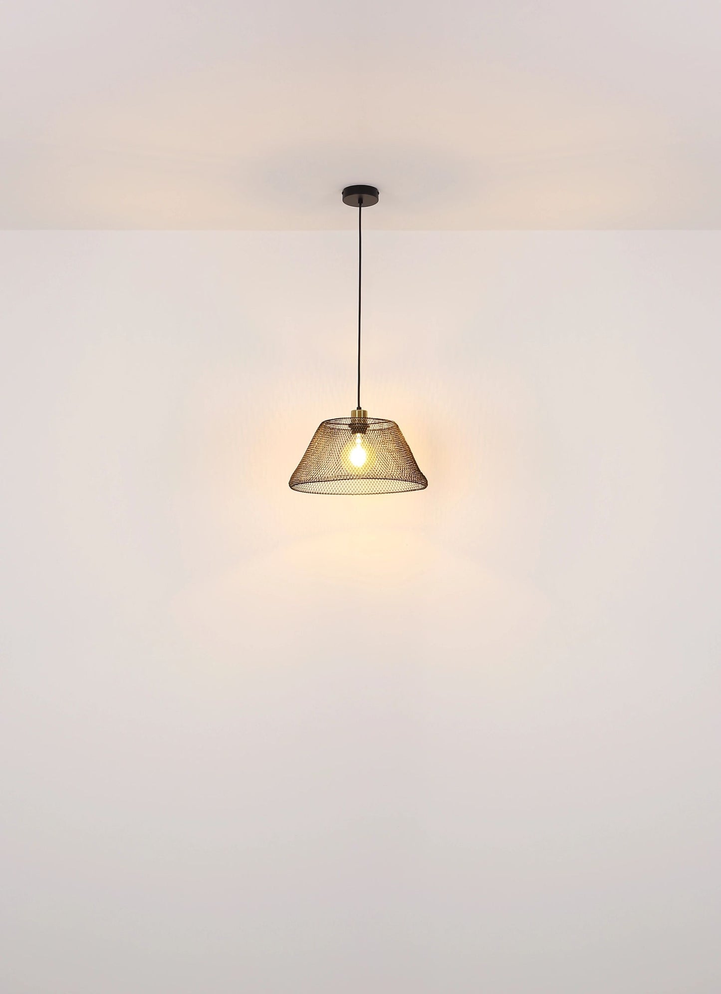 moderne-hanglamp-met-zwarte-gaaskap-baku-variant-image4