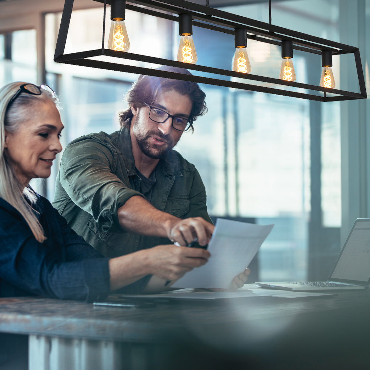 trendy-zwarte-metalen-hanglamp-mexlite-buckley-variant-image3