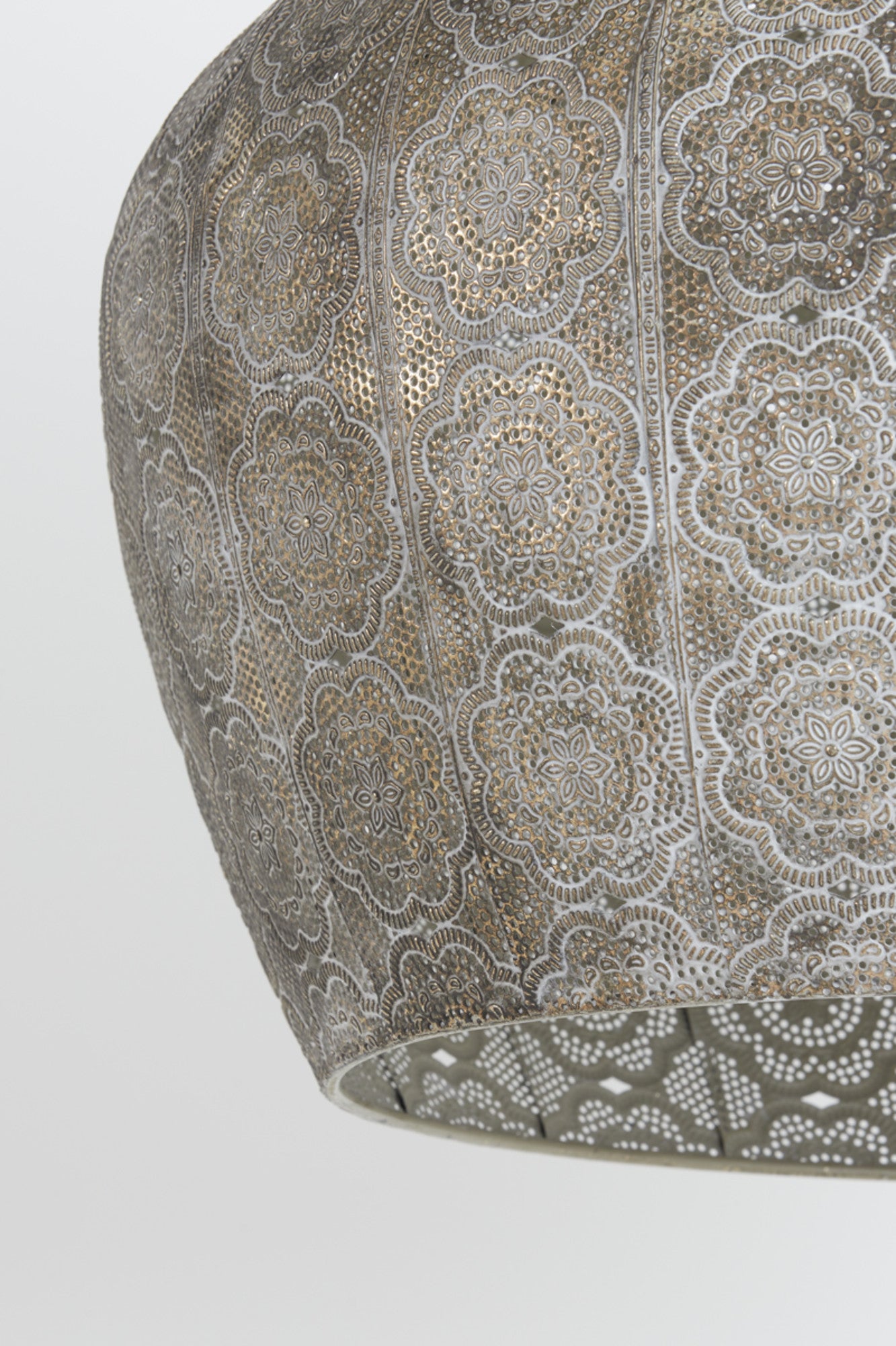 oosterse-gouden-hanglamp-bloemmotief-light-living-emine-variant-image7