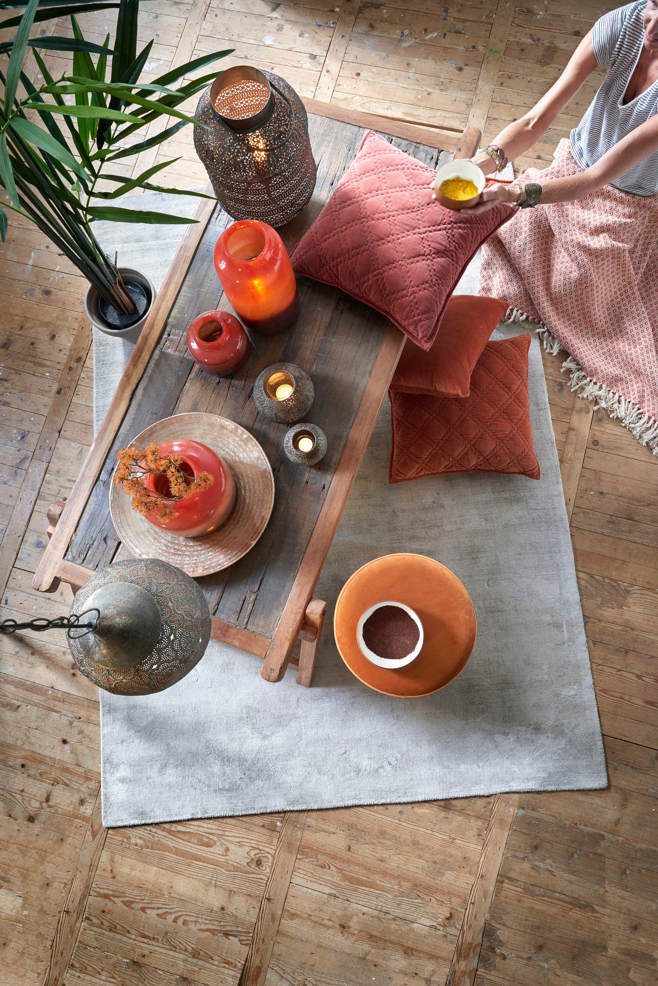 bronskleurige-geperforeerde-metalen-hanglamp-light-living-emine-variant-image3