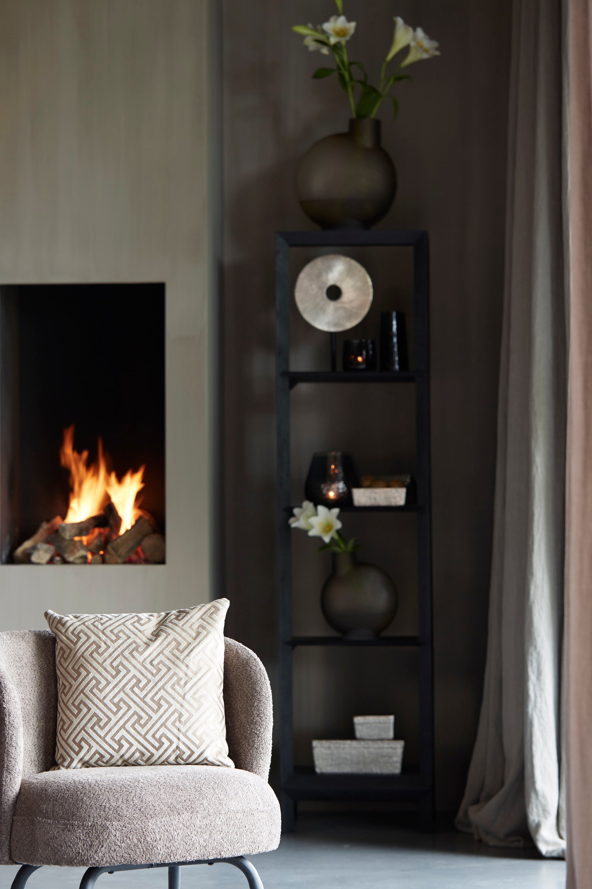 elegante-bruine-textielstoel-light-living-dieyda-variant-image1