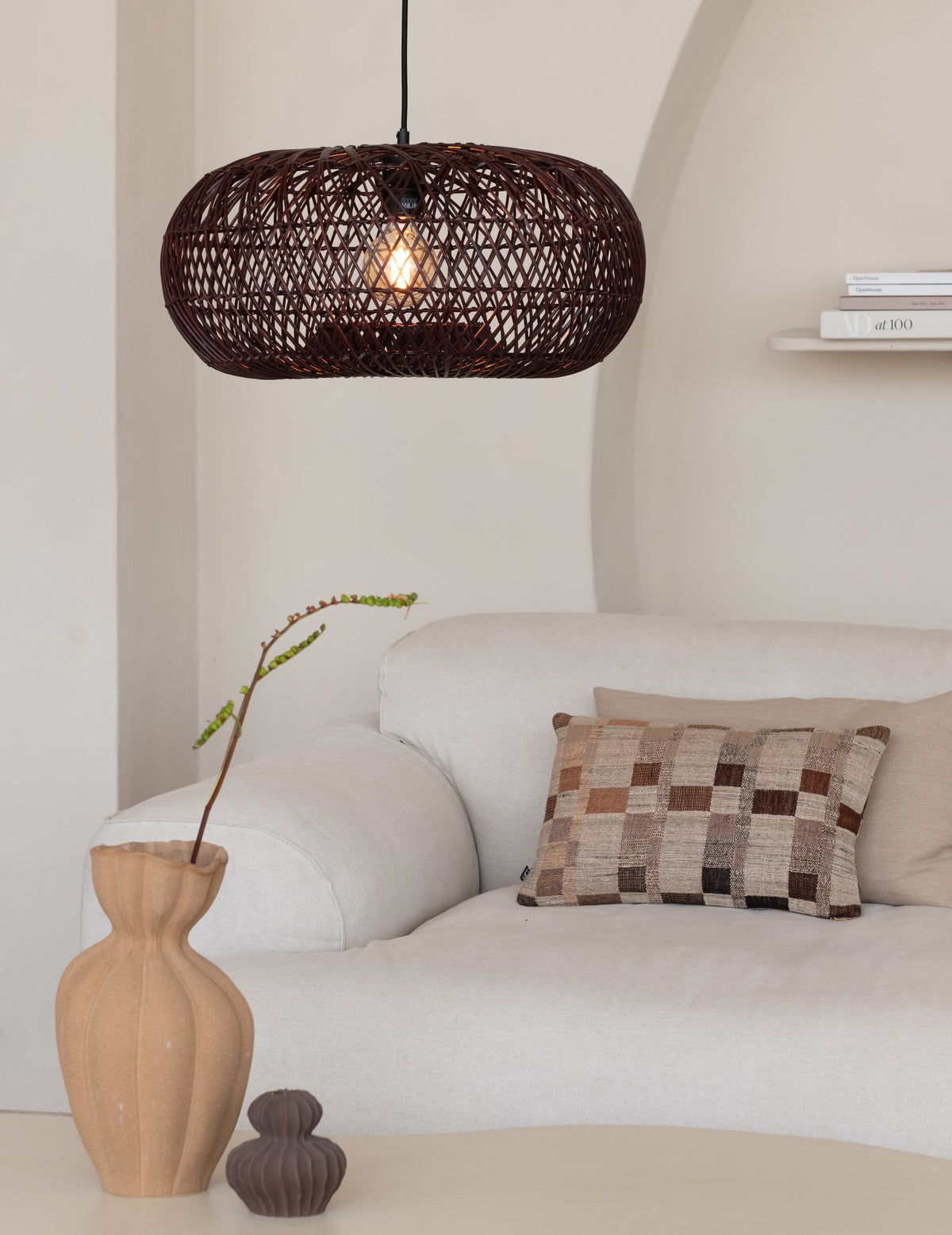 Bordeauxrode rotan hanglamp met open structuur GOOD&MOJO Arizona – afbeelding 1