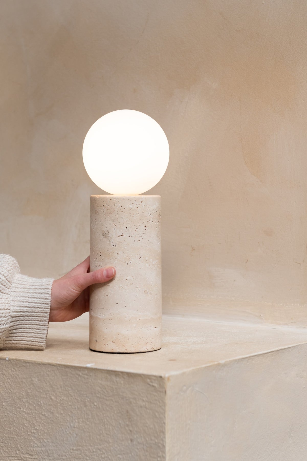 Lâmpada de mesa travertino branco charmosa It's About RoMi Tivoli – imagem 4