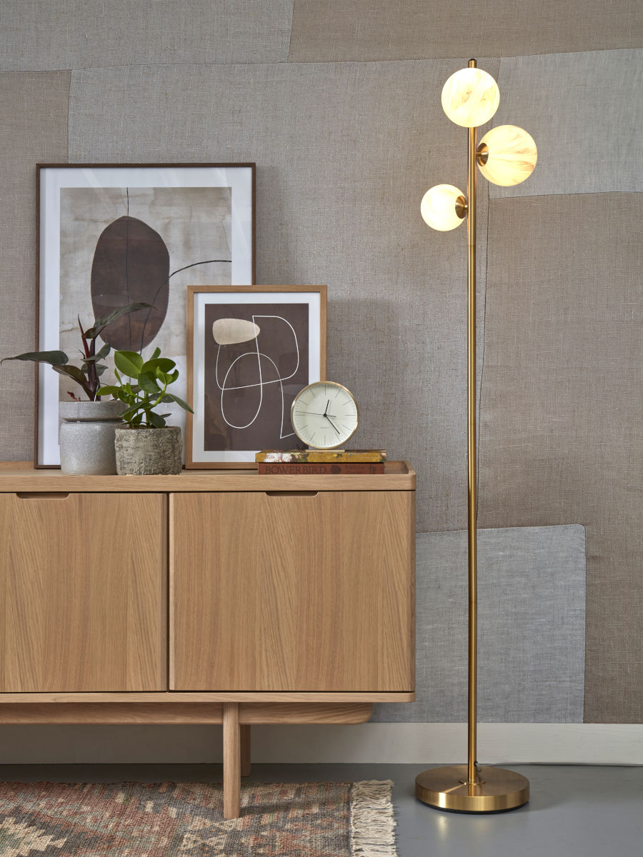 goudkleurige-vloerlamp-3-dessinbol-its-about-romi-carrara-variant-image4