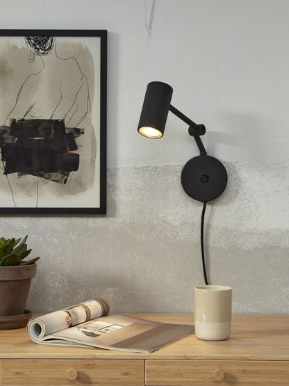 retro-zwarte-wandlamp-metaal-its-about-romi-montreux-variant-image1