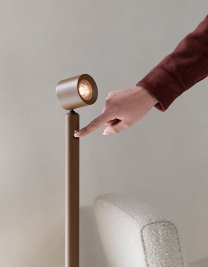 Lampada da terra in alluminio marrone elegante It's About RoMi Milan – immagine 6