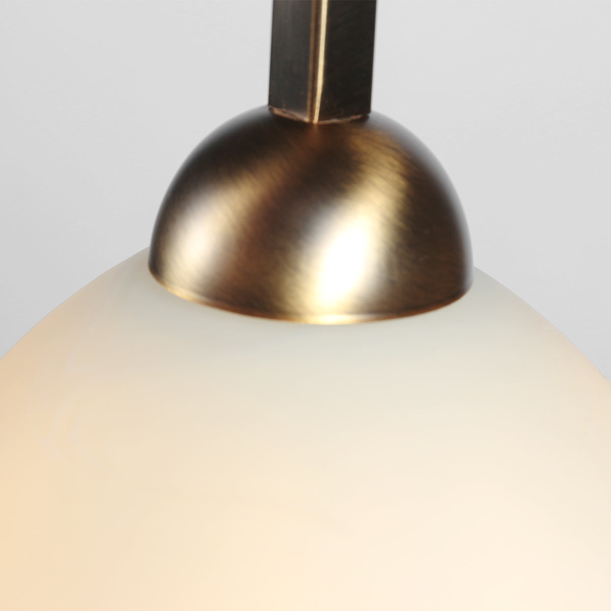 bronzen-wandlamp-met-marmercreme-glazen-kap-steinhauer-anthea-variant-image6