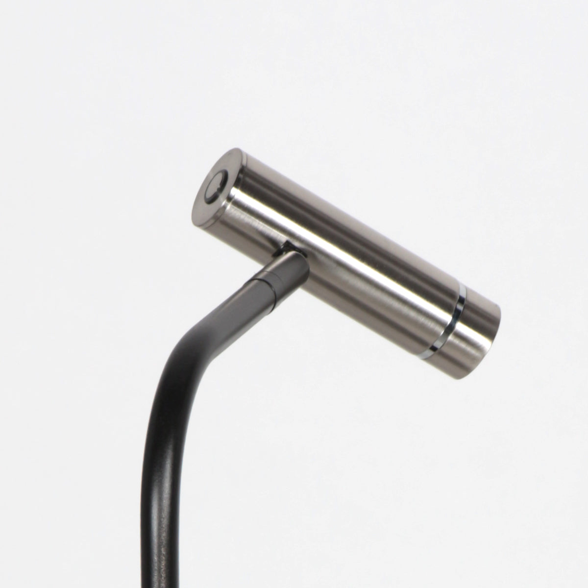 minimalistische-tafellamp-zwart-met-staalkleurige-kap-mexlite-lumo-variant-image5