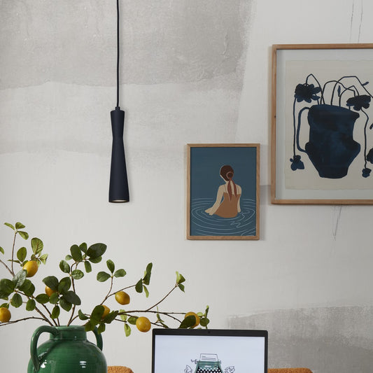 retro-zwart-metaal-hanglamp-its-about-romi-bordeaux-ai-sfeer_image