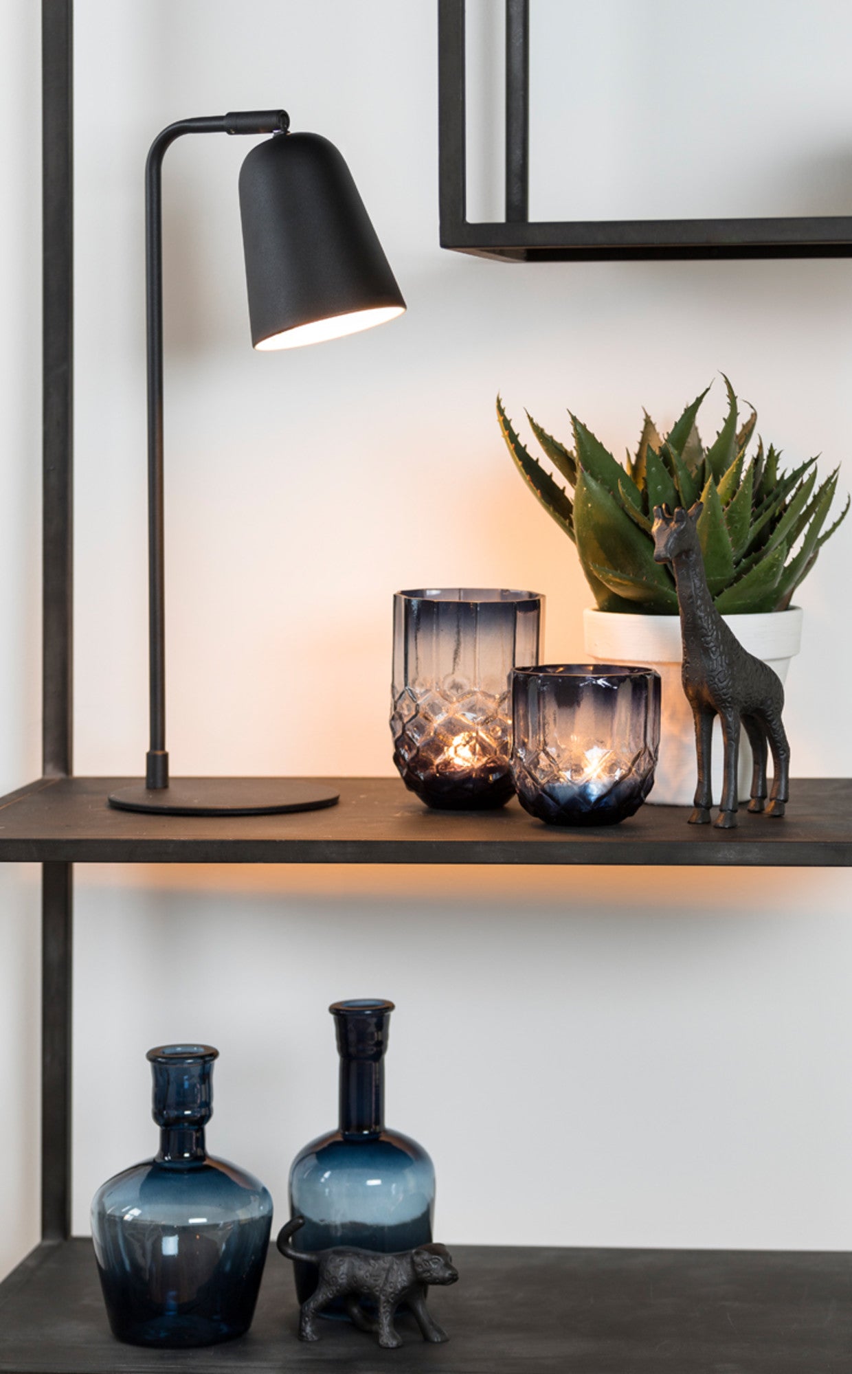 zwarte-tafellamp-light-living-salomo-met-stoffen-kap-h-47-cm-variant-image3