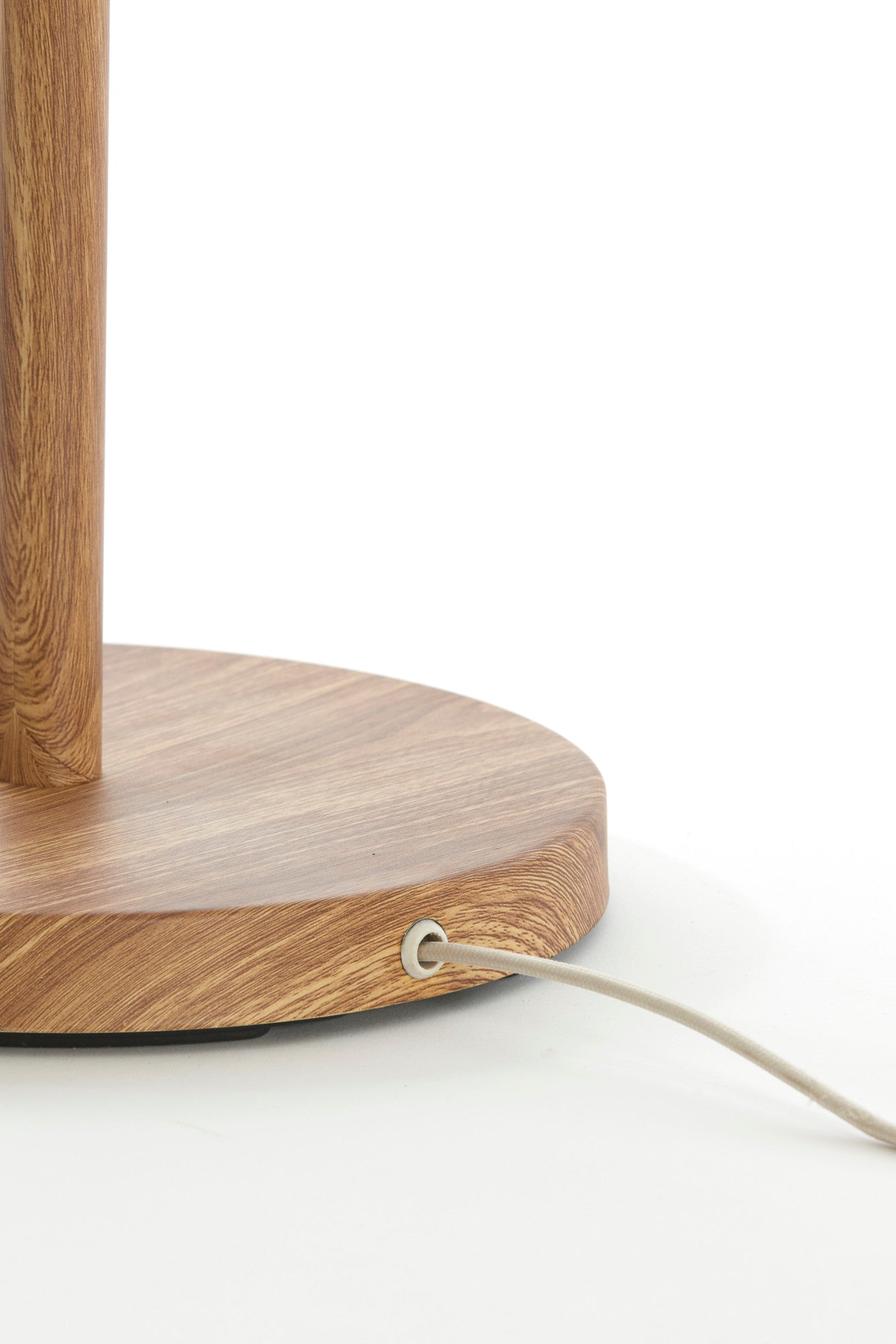 houtkleurige-minimalistische-lampenvoet-light-living-washington-variant-image6