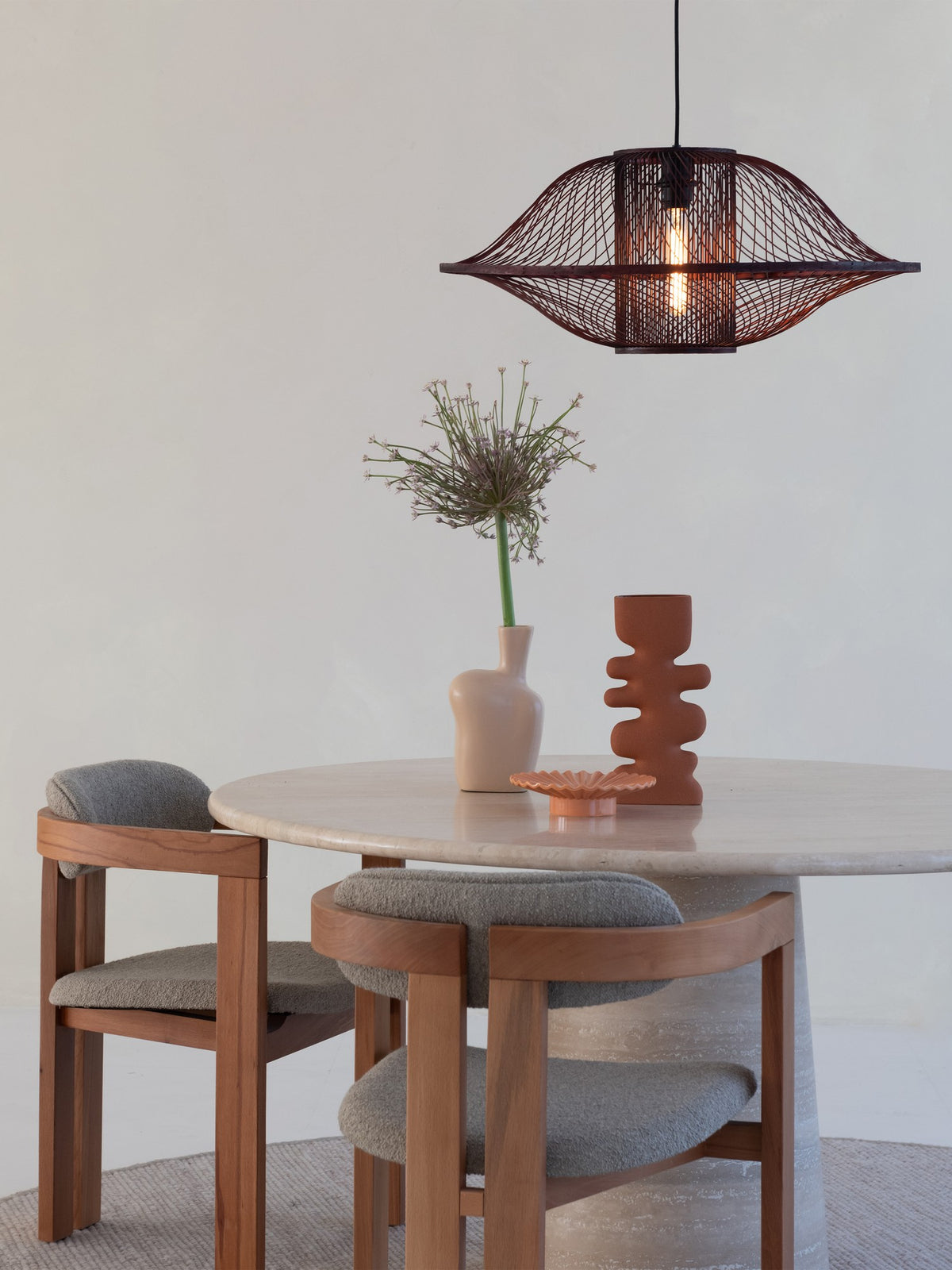 Bordeauxrode bamboe hanglamp met open vlechtwerk GOOD&MOJO Maui – afbeelding 1