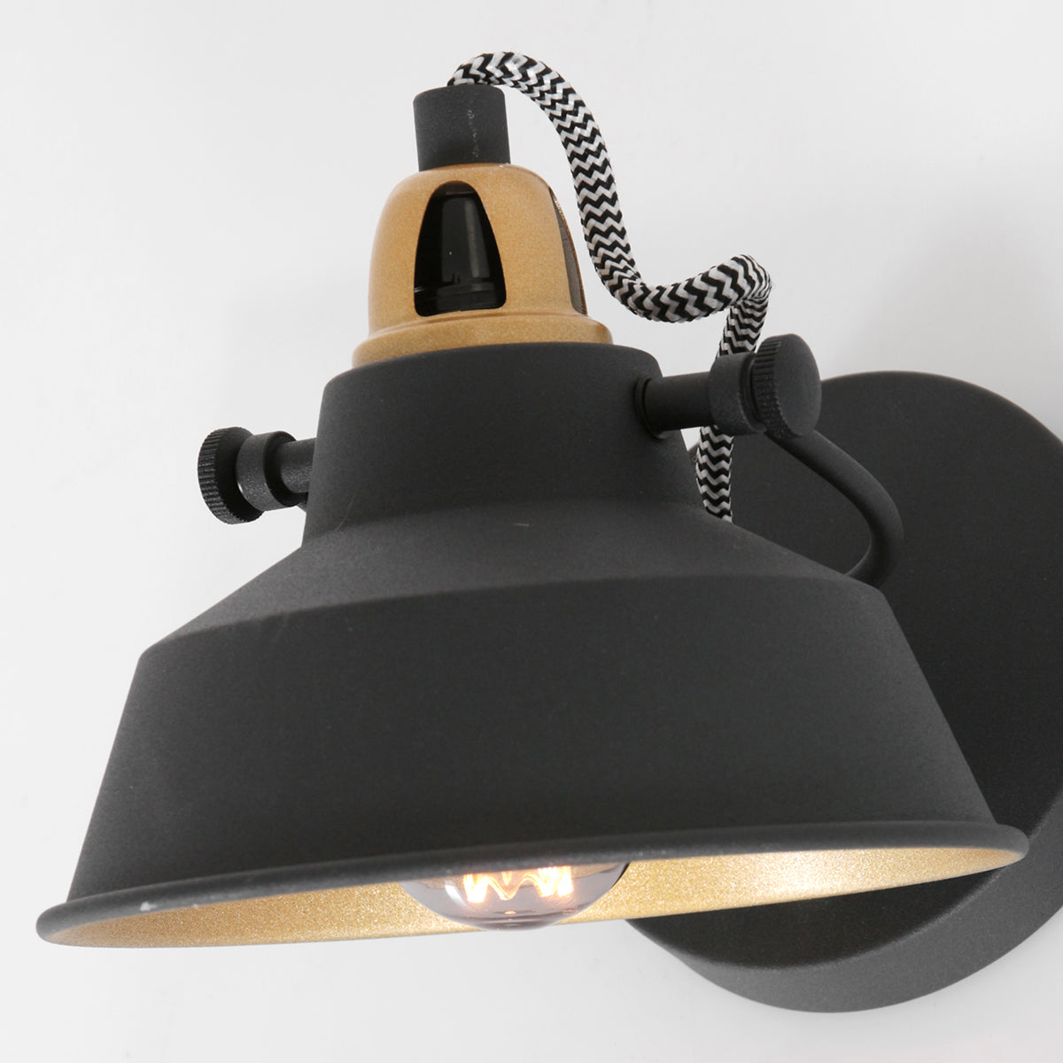 industriele-zwart-gouden-wandlamp-verstelbaar-mexlite-nove-variant-image11