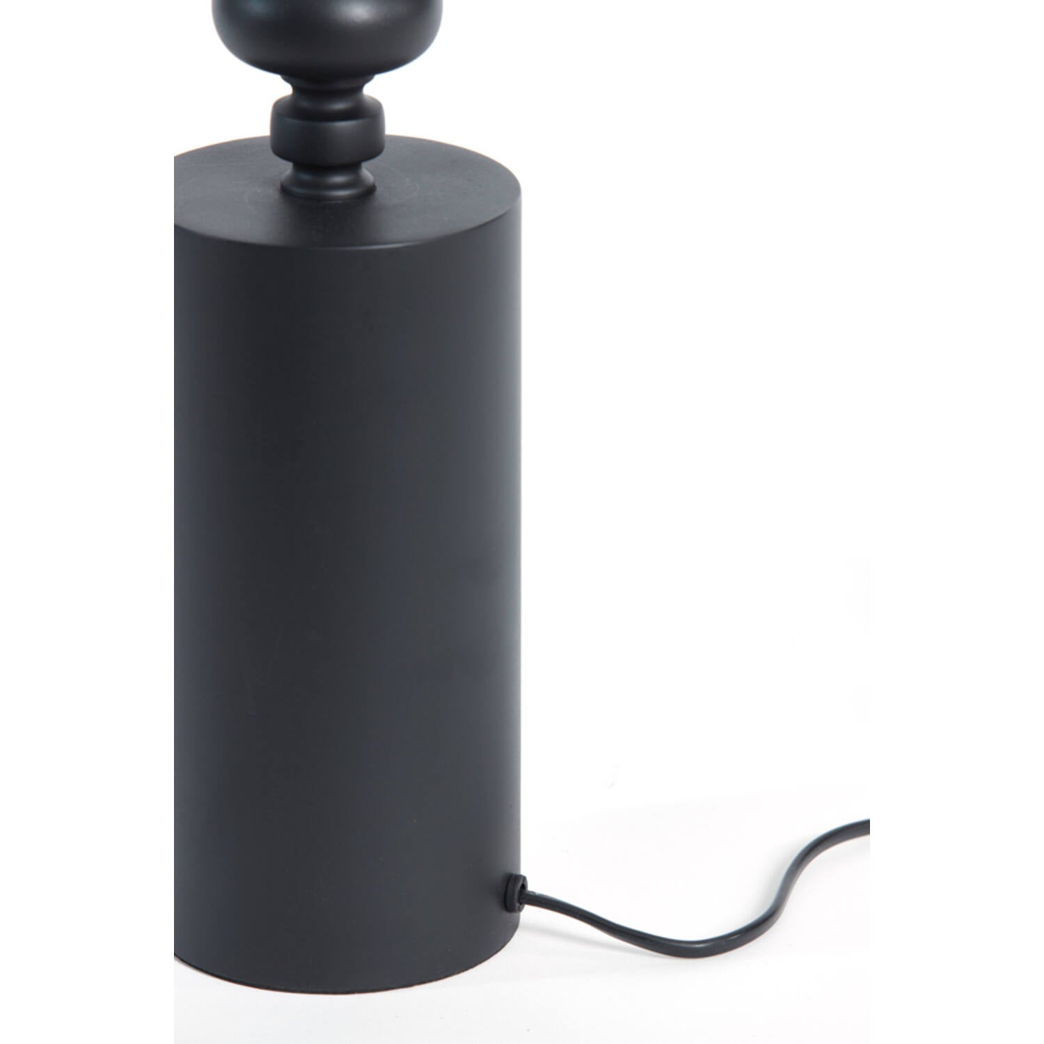 klassieke-zwarte-tafellamp-ovale-voet-light-living-helabima-variant-image1