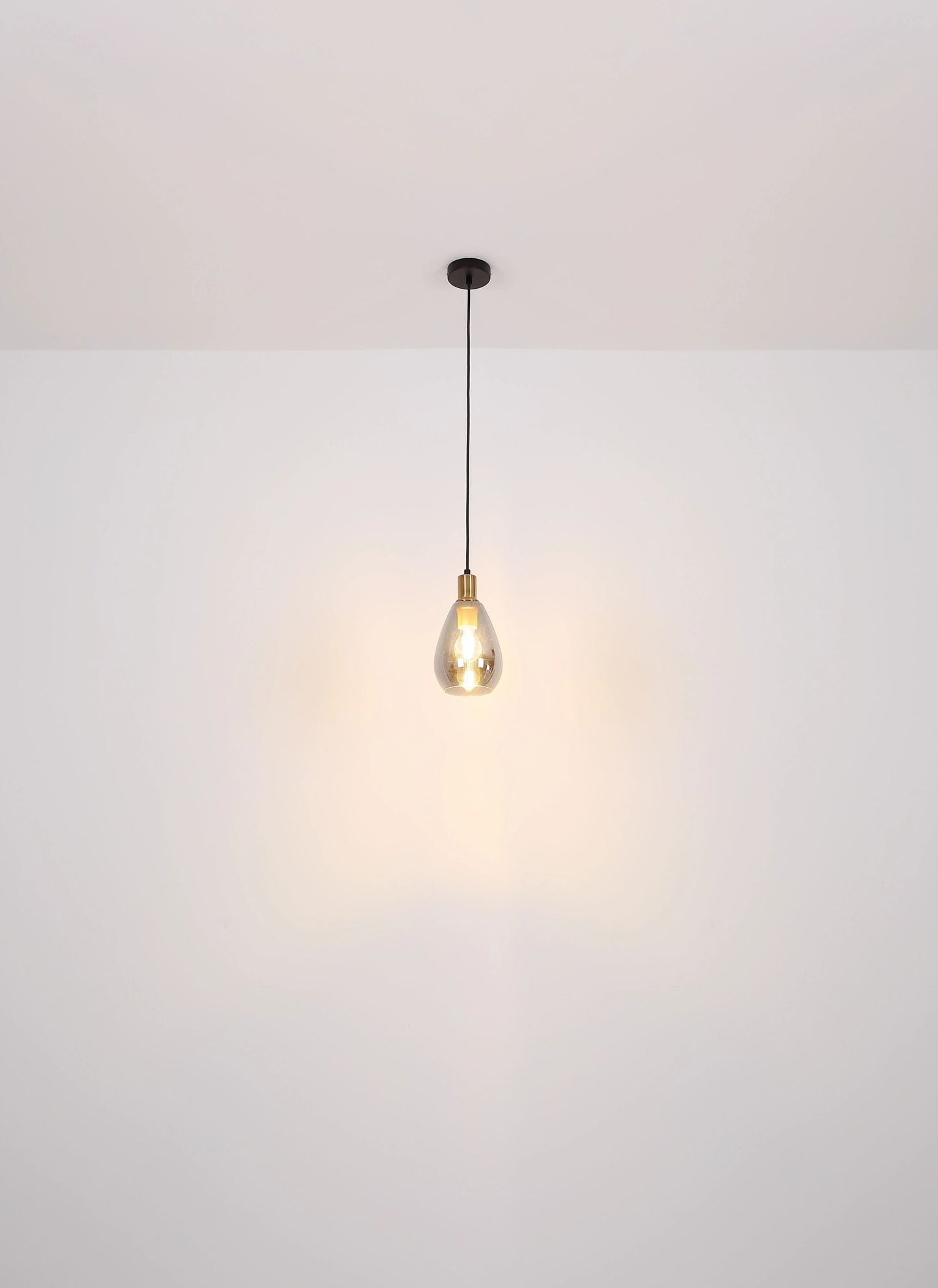 moderne-pendant-lamp-met-messing-details-fanni-variant-image4
