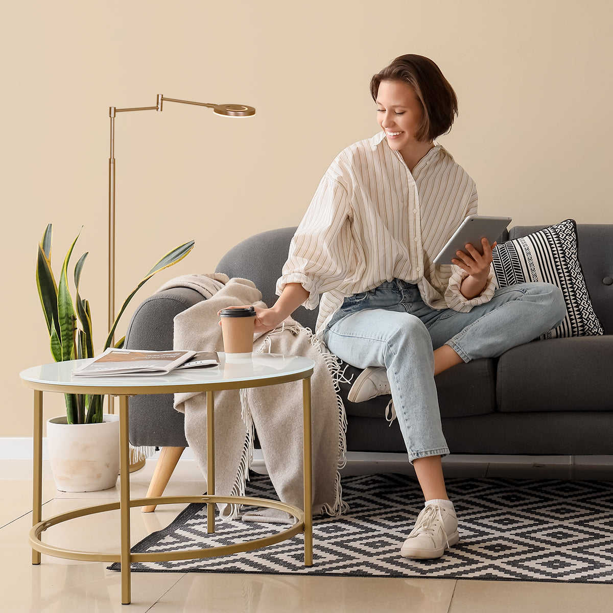 oplaadbare-bronskleurige-vloerlamp-met-leesarm-ingebouwde-dimfunctie-steinhauer-soleil-variant-image2