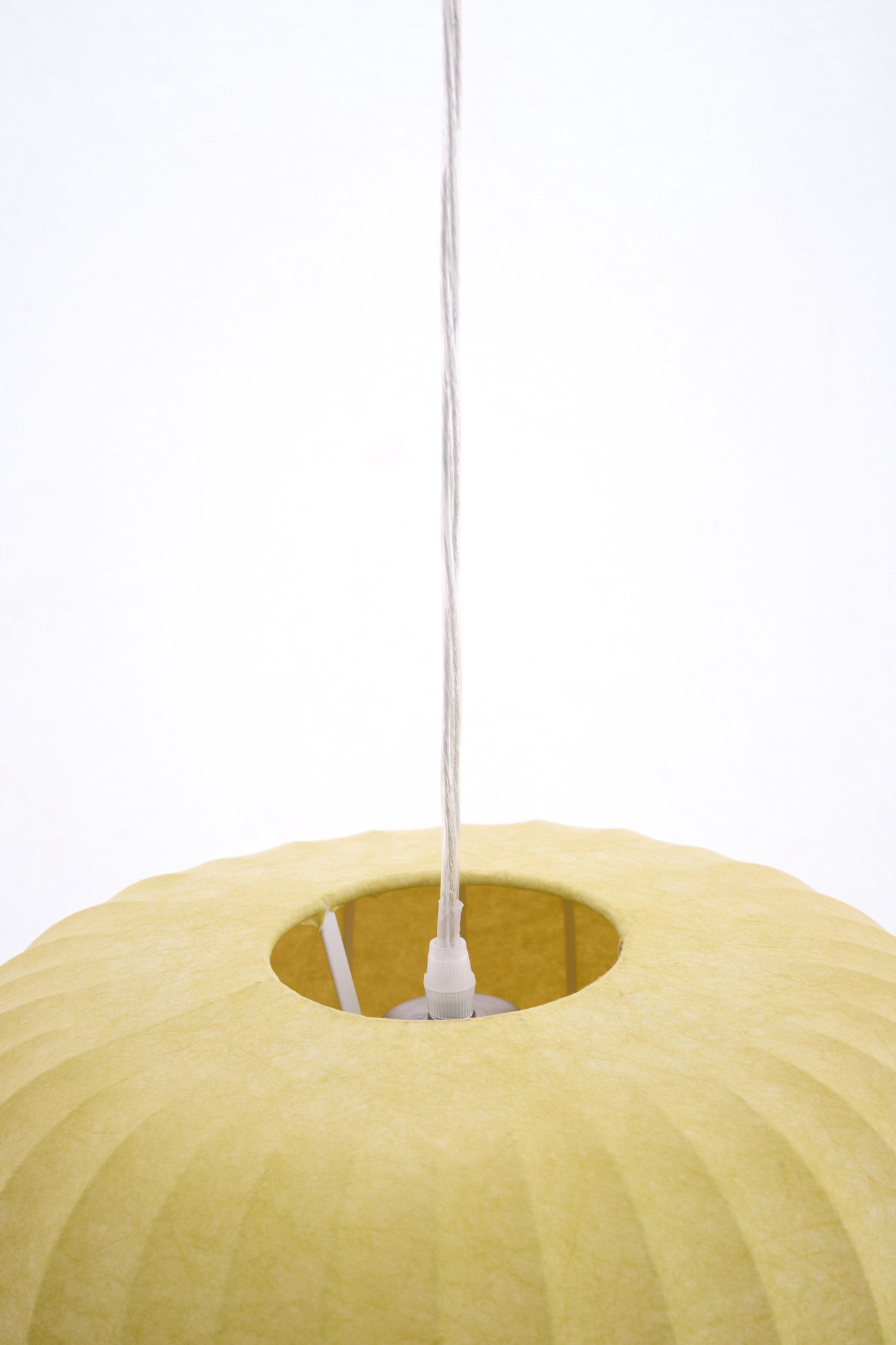 ronde-hanglamp-in-lichtgele-stof-light-living-lexa-variant-image2