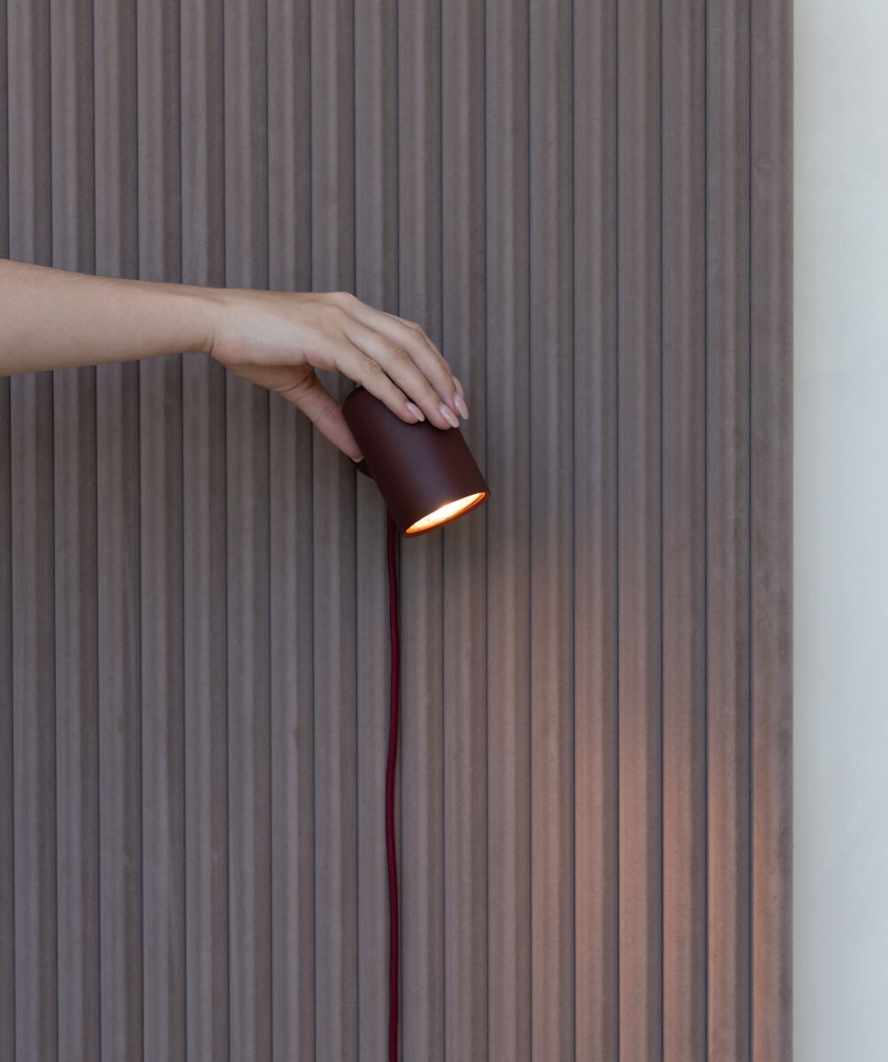 Bordeauxrode aluminium wandlamp met cilinderkap It's About RoMi Milan – afbeelding 8