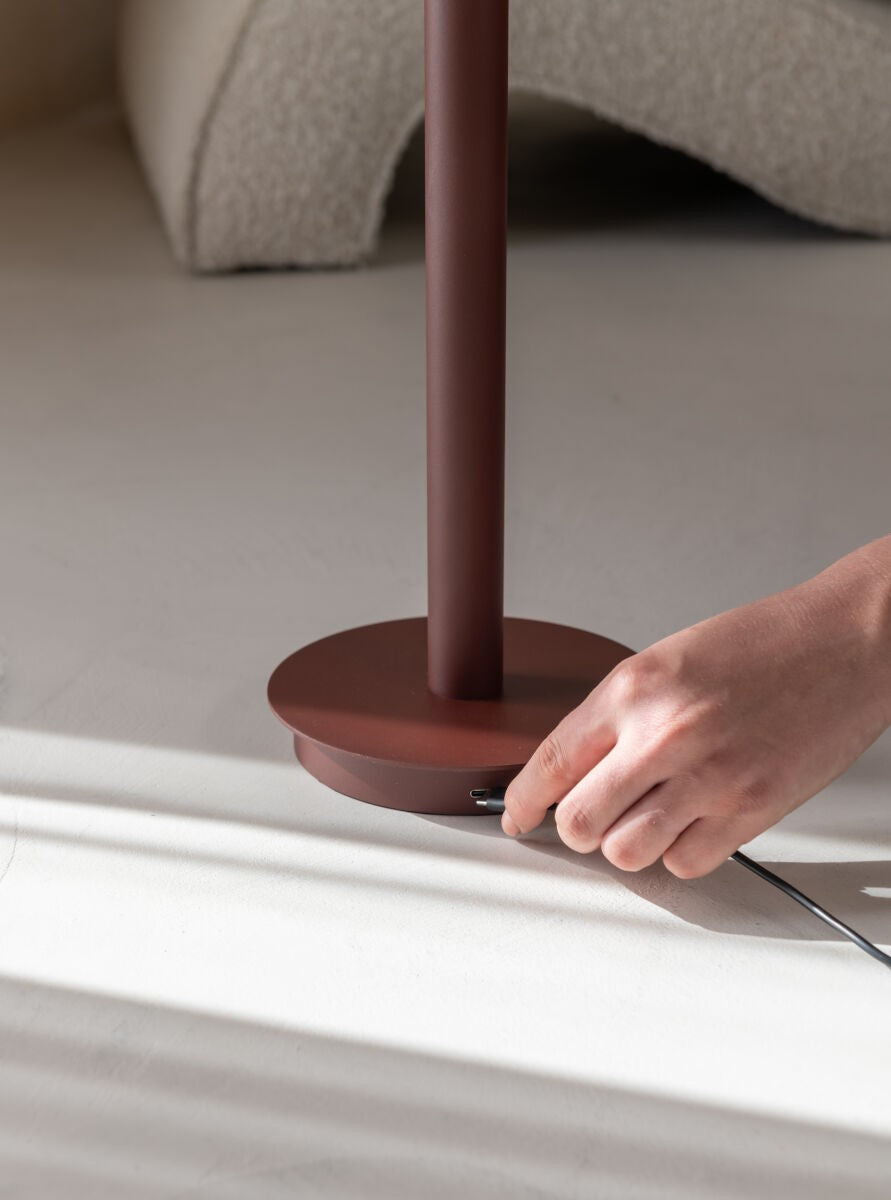 Bordeauxrode aluminium vloerlamp met spotkop It's About RoMi Milan – afbeelding 8