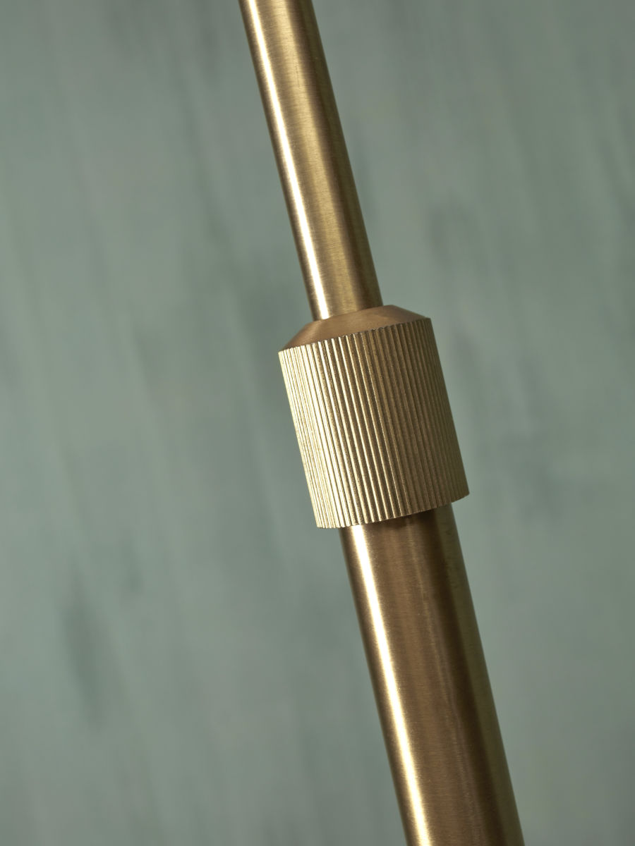 goudkleurige-hanglamp-6-dessinbol-halters-its-about-romi-carrara-variant-image6