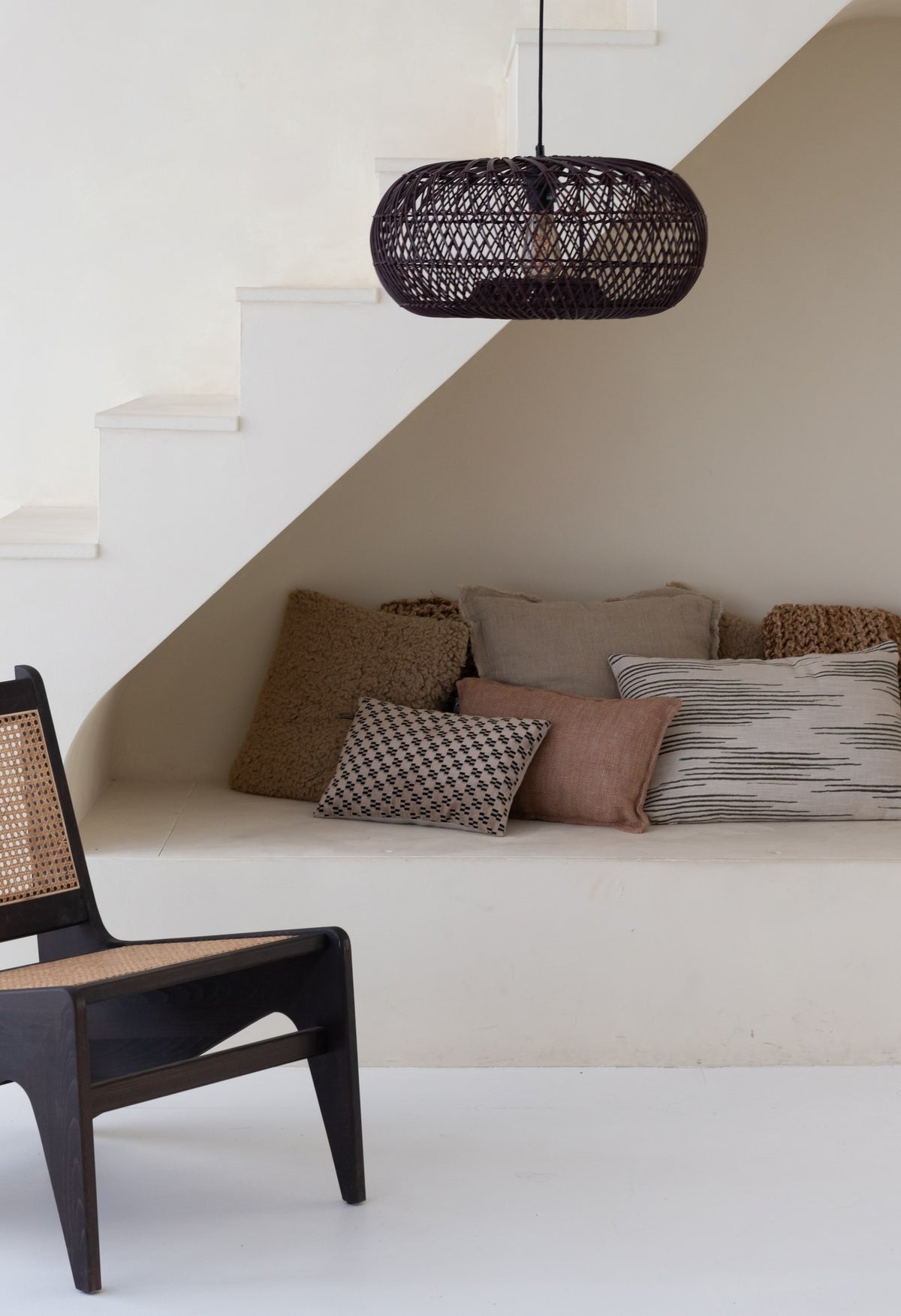 Bordeauxrode rotan hanglamp met open structuur GOOD&MOJO Arizona – afbeelding 6